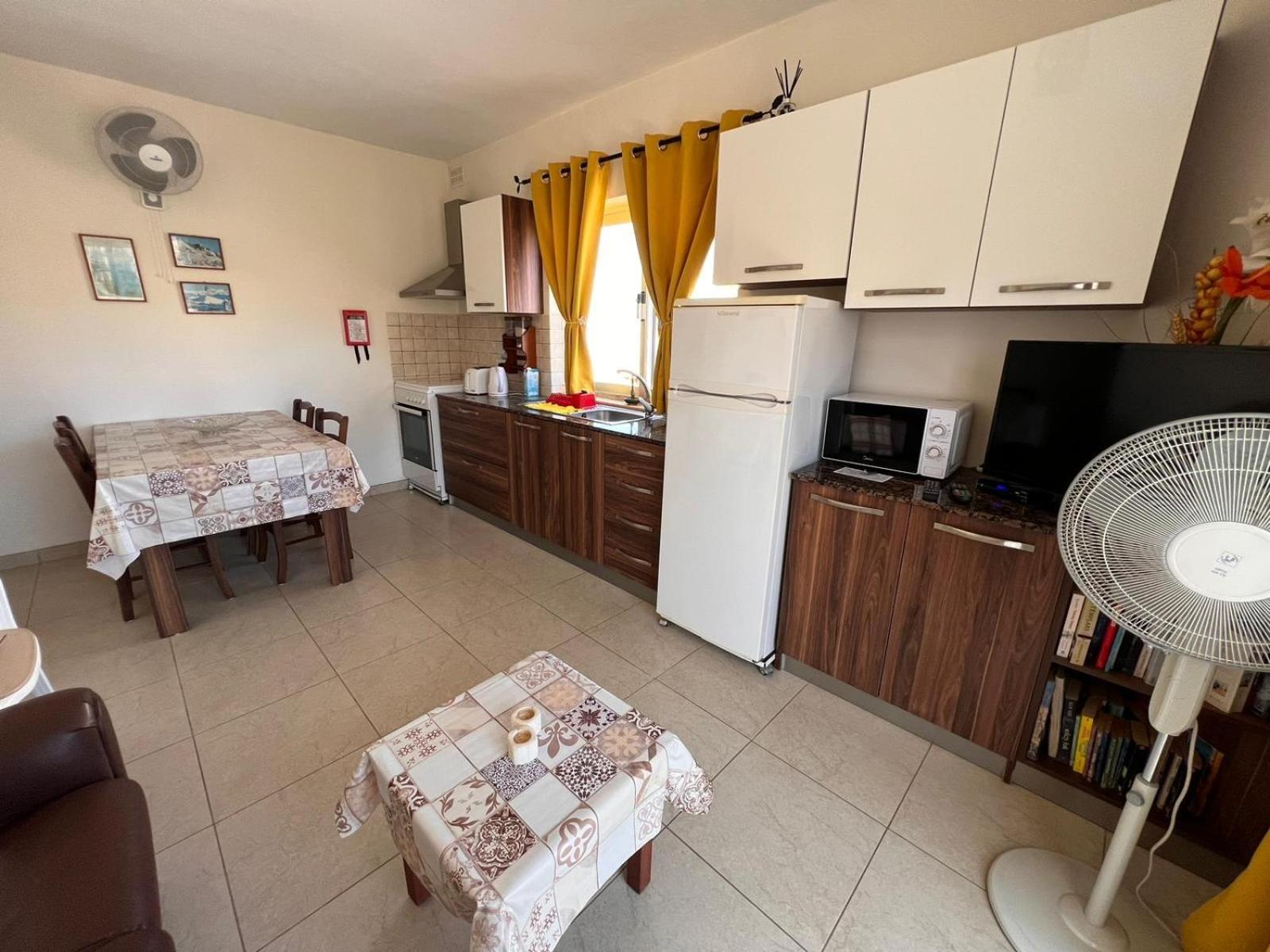 Fiesta Apartment Seaview 梅利哈 外观 照片